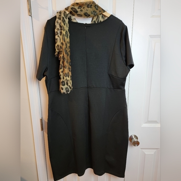 Chicwe Women's Stretch Black Sort Sleeved Dress 2X Scarf NWT‎ - Picture 3 of 13
